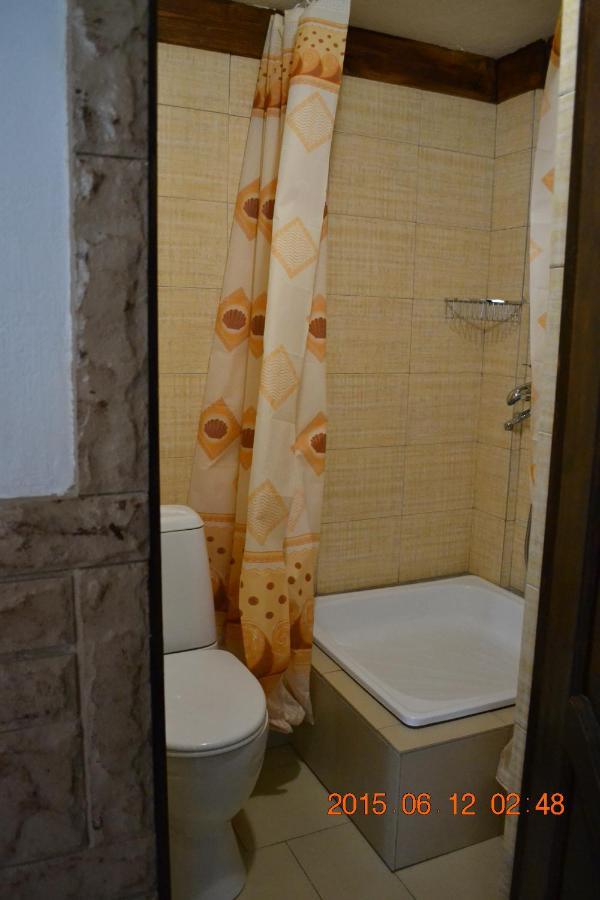 U Palycha Guest House Sukhumi Ngoại thất bức ảnh