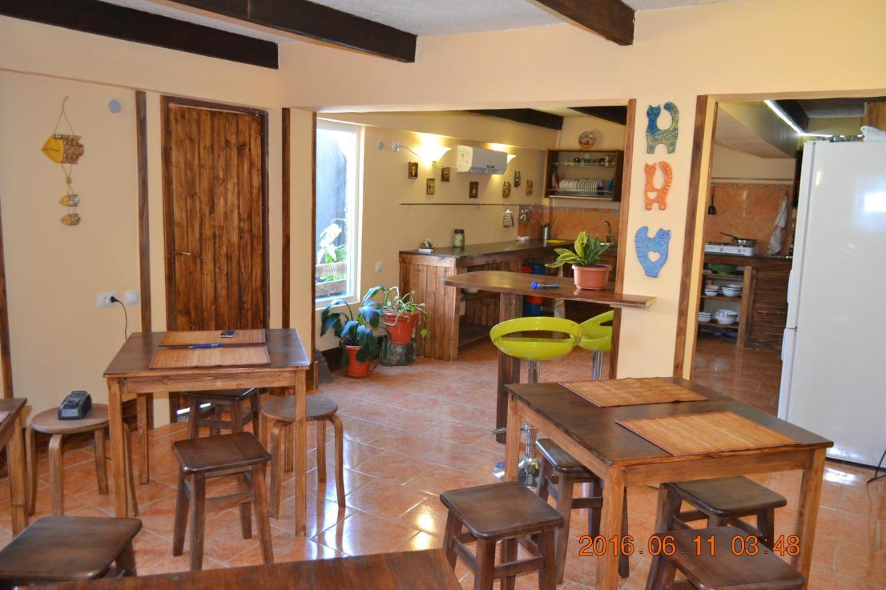 U Palycha Guest House Sukhumi Ngoại thất bức ảnh