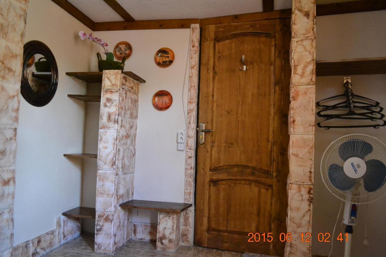 U Palycha Guest House Sukhumi Ngoại thất bức ảnh