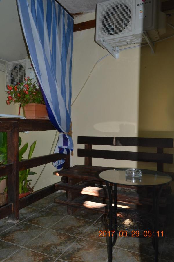 U Palycha Guest House Sukhumi Ngoại thất bức ảnh