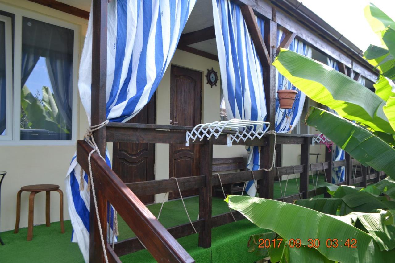 U Palycha Guest House Sukhumi Ngoại thất bức ảnh