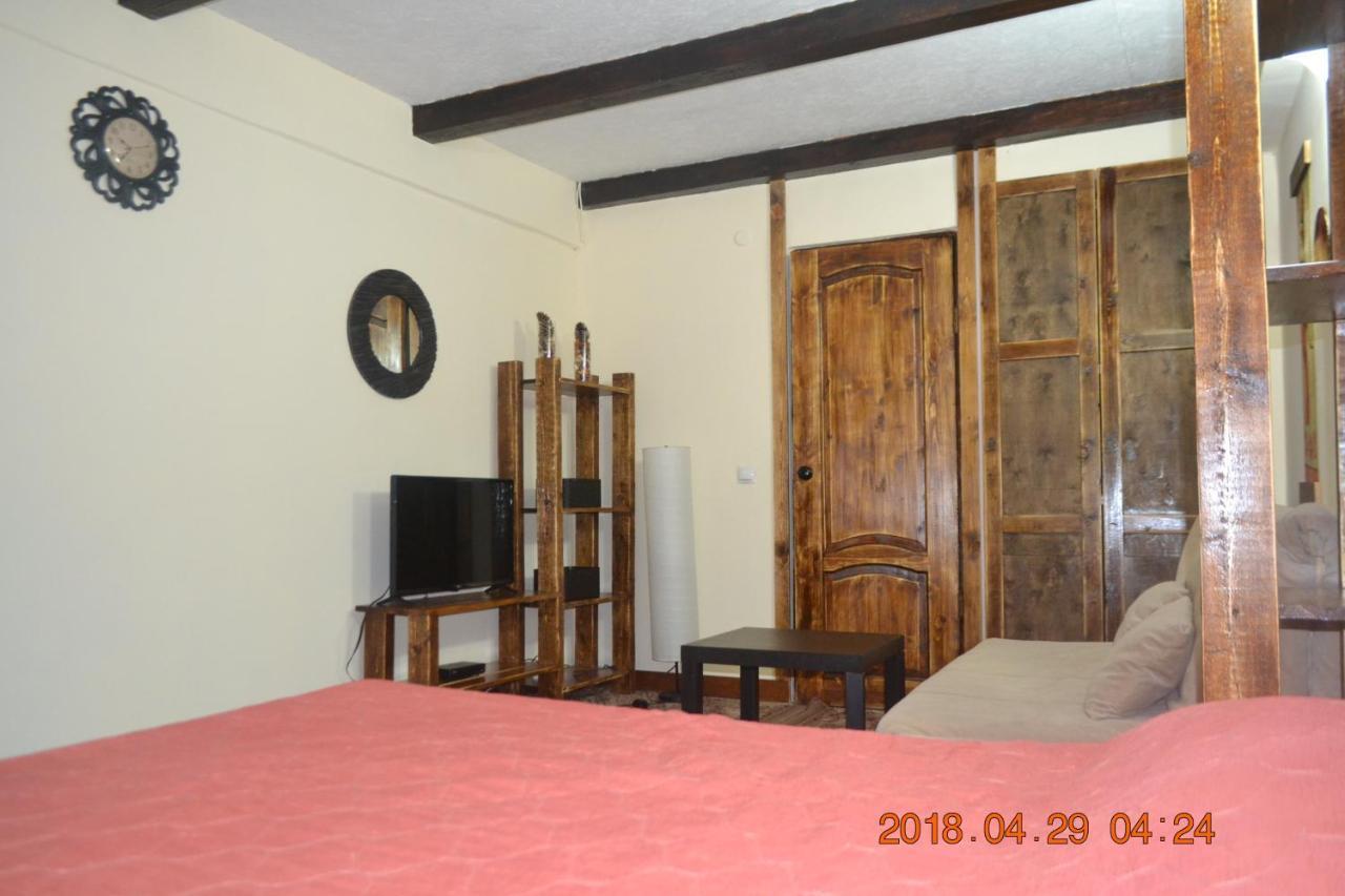 U Palycha Guest House Sukhumi Ngoại thất bức ảnh